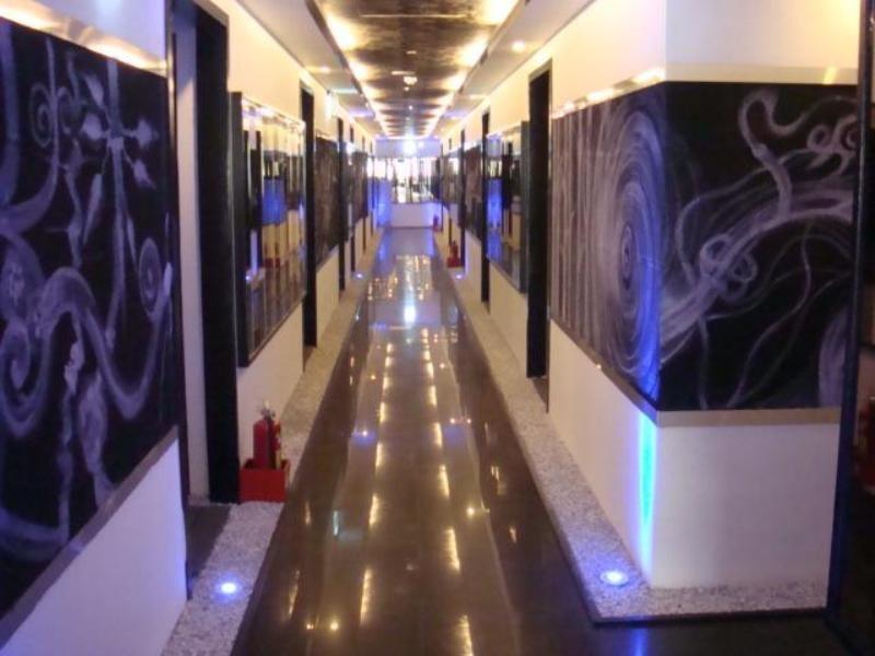 Taipei Garden Hotel - Ximending Exterior foto A corridor at the hotel